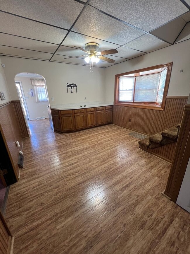 Building Photo - Coming Soon! Northend Spacious 3 bedroom 1...
