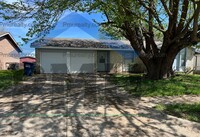 Building Photo - COMING SOON!!! Charming 3 Bed 1.5 Bath in ...
