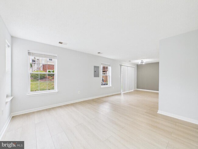 Building Photo - 7981 Calvary Ct