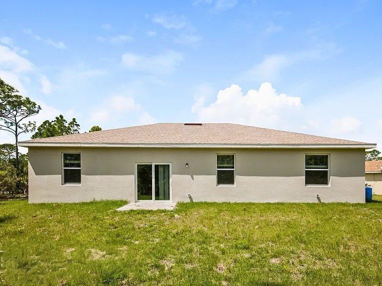 Building Photo - 7440 Helliwell St