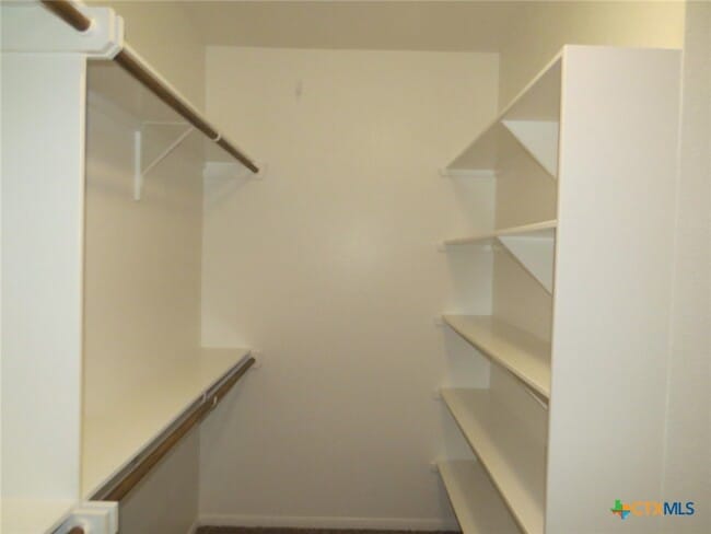 Building Photo - 5623 Blackstone Dr