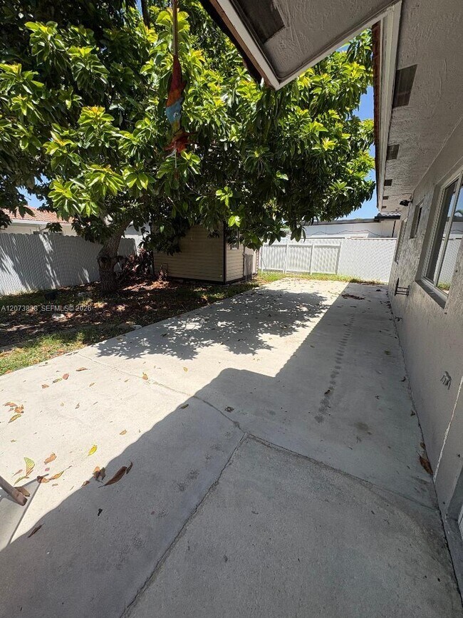 Building Photo - 18116 SW 139th Pl