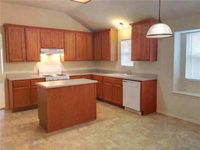 Building Photo - 3401 Longhorn Trail