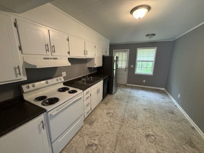 Building Photo - NO DEPOSIT REQUIRED!  $50 VISA GIFT CARD!!...
