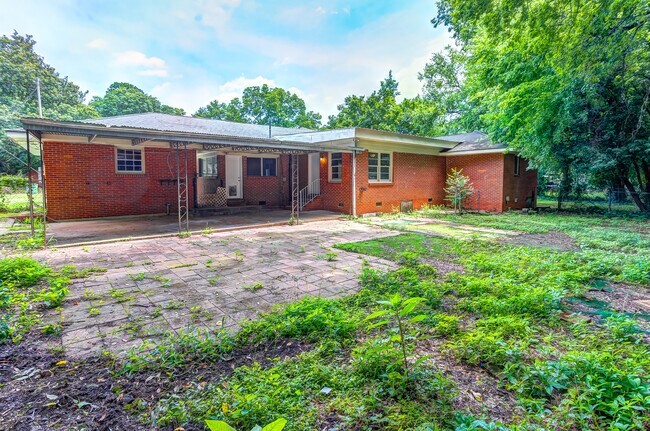 Building Photo - 3720 Pelzer Ave