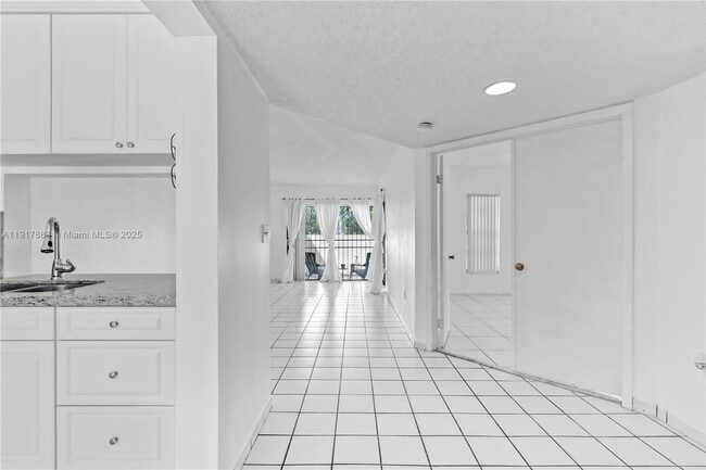 Building Photo - 12915 SW 88th Terrace