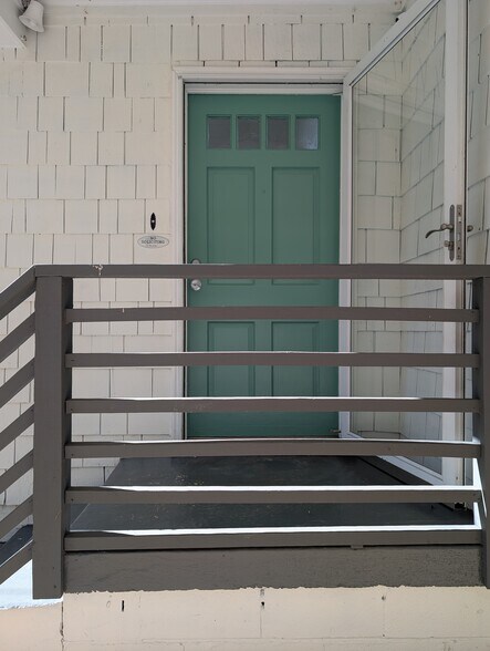 Front Door - 1096 Oakfield Dr SE