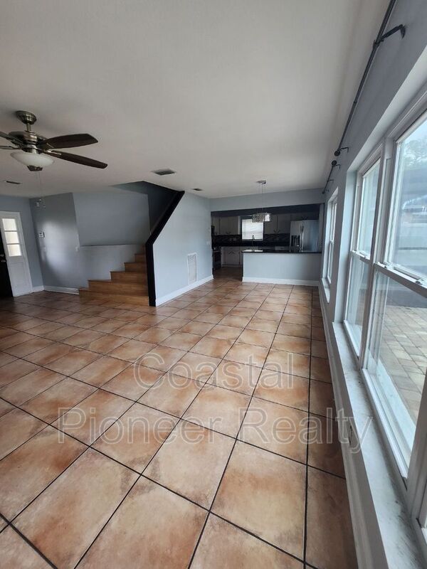 Building Photo - 10121 Sea spray Pl