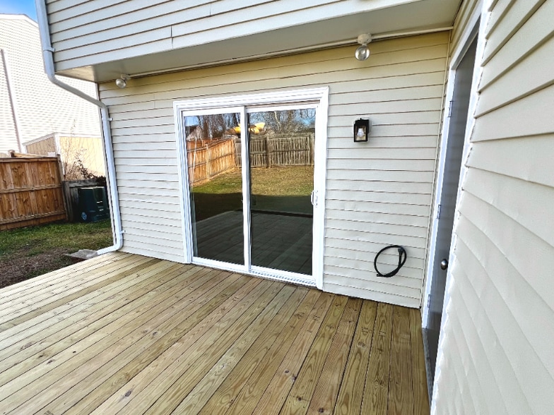 Building Photo - 167 Stonegate Dr