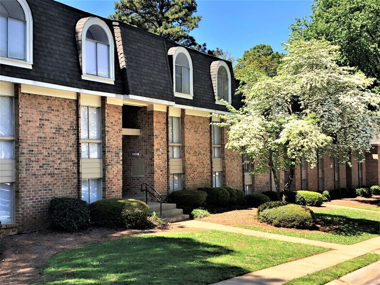 The Village on Riverwalk 5327 River Walk Pl College Park GA 30349