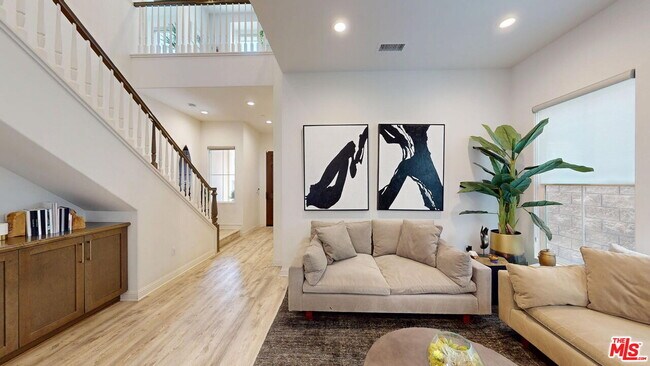 Building Photo - 20607 W Chestnut Cir