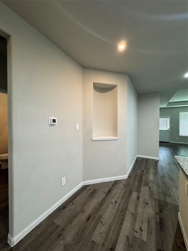 Building Photo - 305 Black Bear Dr