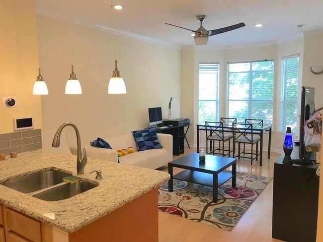 Building Photo - 375 North Highland Avenue Northeast