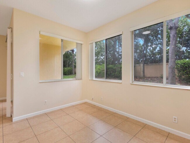 Building Photo - Coventry Townhomes