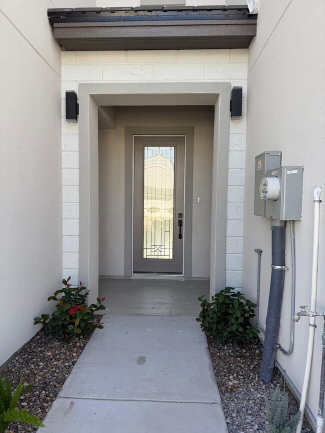 Building Photo - 2224 Corales St