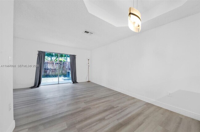 Building Photo - 14260 SW 121st Pl