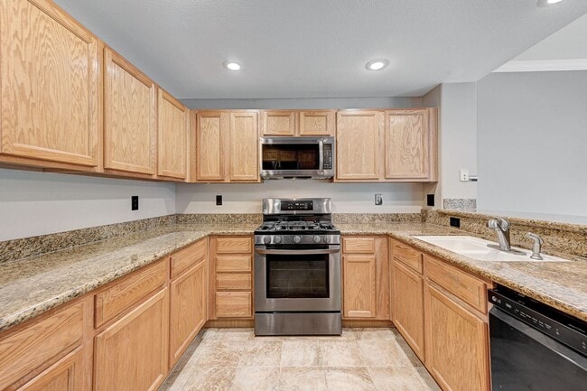 Building Photo - AMBER RIDGE Gated Beauty in Summerlin! 1600+ SF Condo
