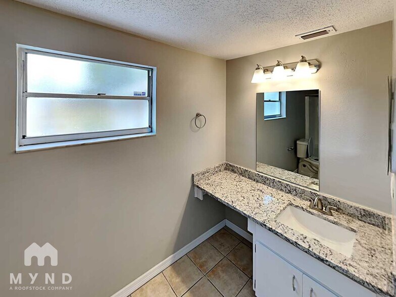 Building Photo - 6701 Village Grove Ct