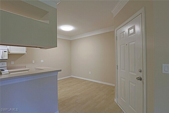 Building Photo - 11521 Villa Grand