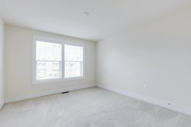 Building Photo - 4240 Broad Hill Dr