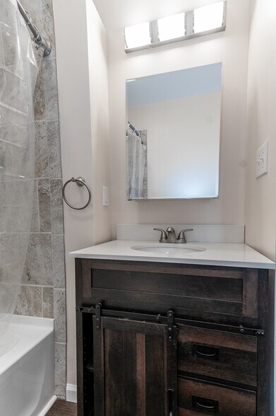 Building Photo - 217 Kaercher St