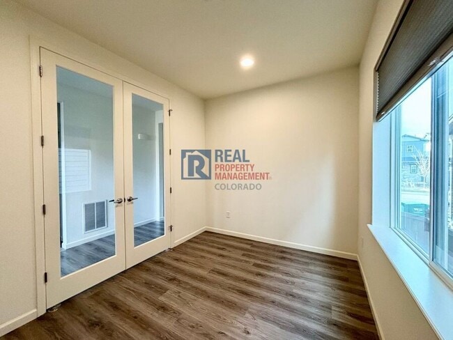 Building Photo - 4662 High Mesa Cir