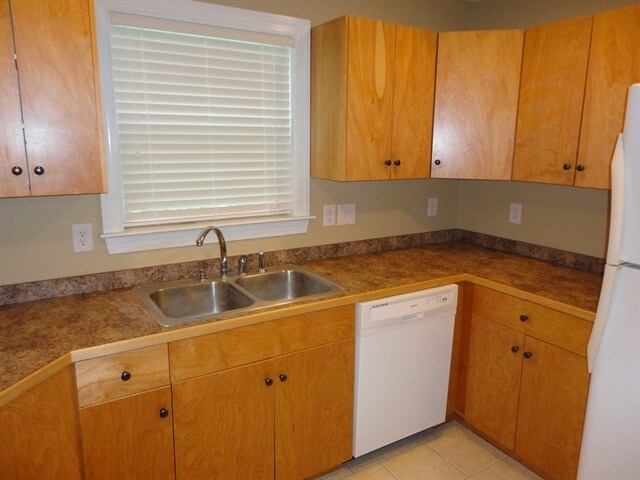 Building Photo - 5810 Colonial Dr