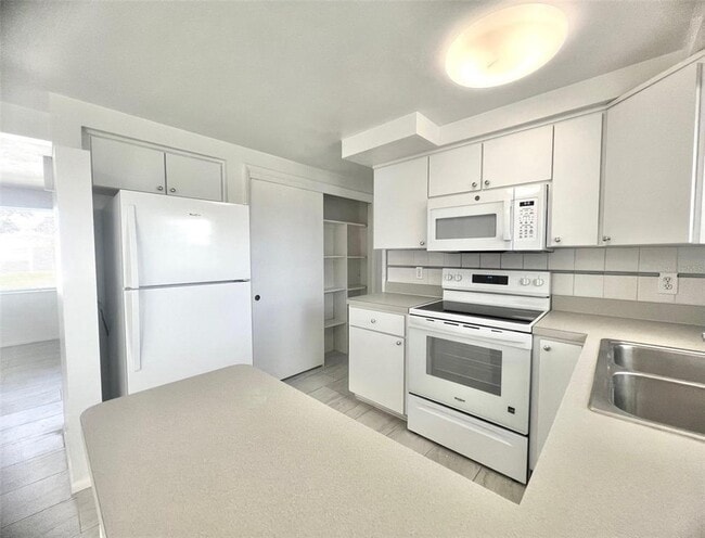 Building Photo - 4626 Taray Ln