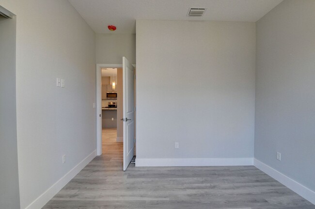 Building Photo - Modern 3/2 Home w/ garage for Rent- Delray...