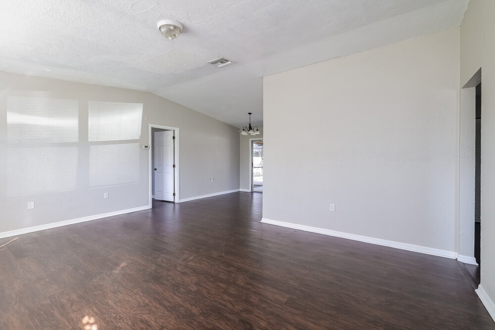 Building Photo - 648 Caribou Ct