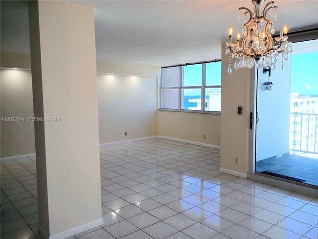 Building Photo - 1410 S Ocean Dr