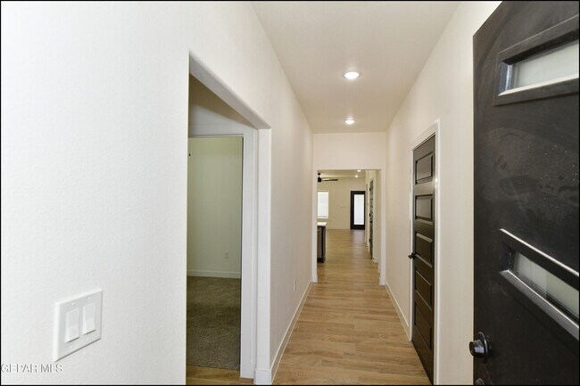 Building Photo - 7913 Mitzie Ram Pl