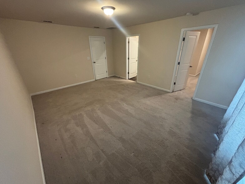 Building Photo - Room in House on Justice Union Ct