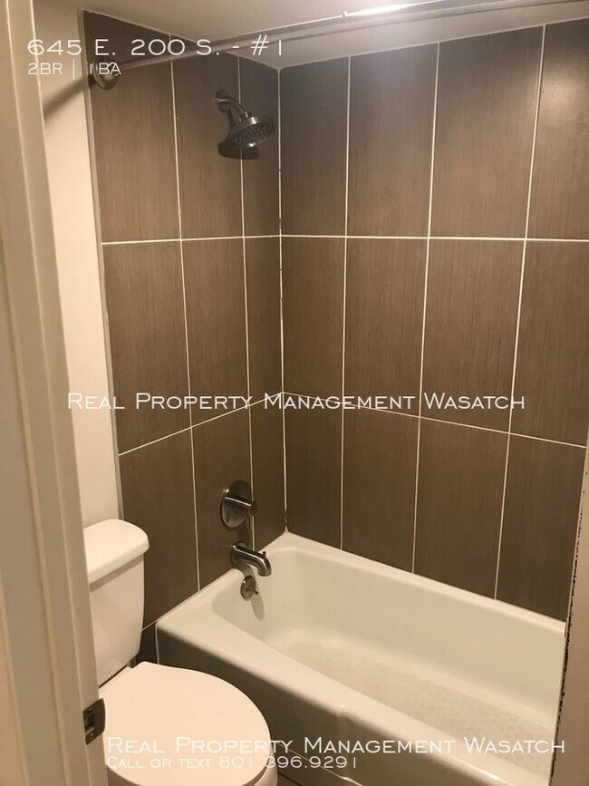 Building Photo - Move In Special $600 Off First Months Rent!