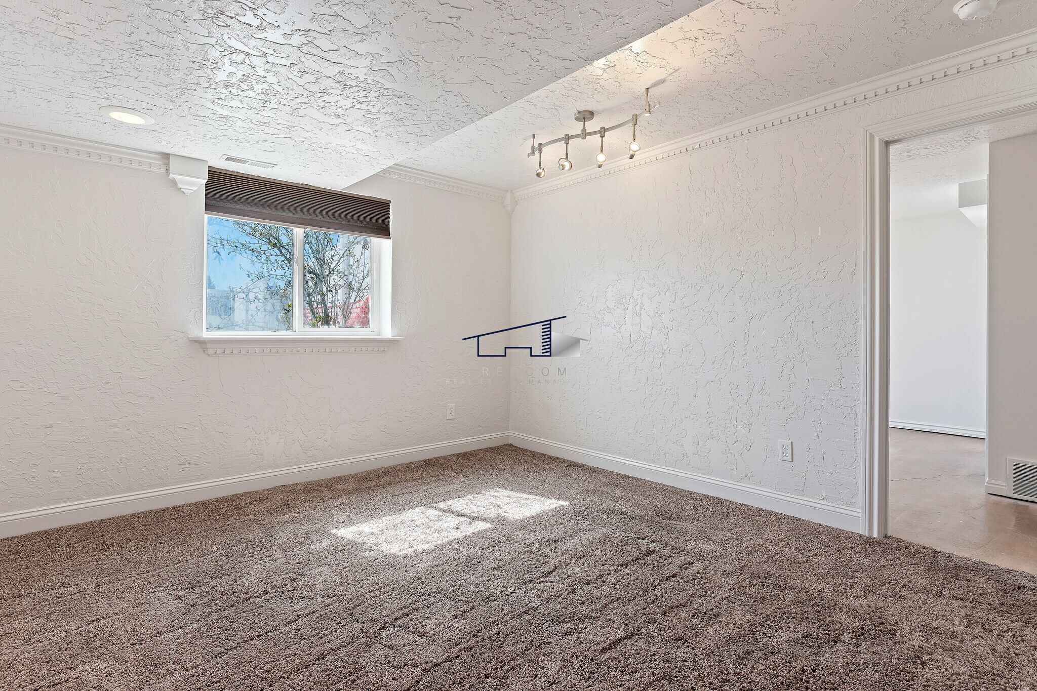 Building Photo - 5589 S 3275 W