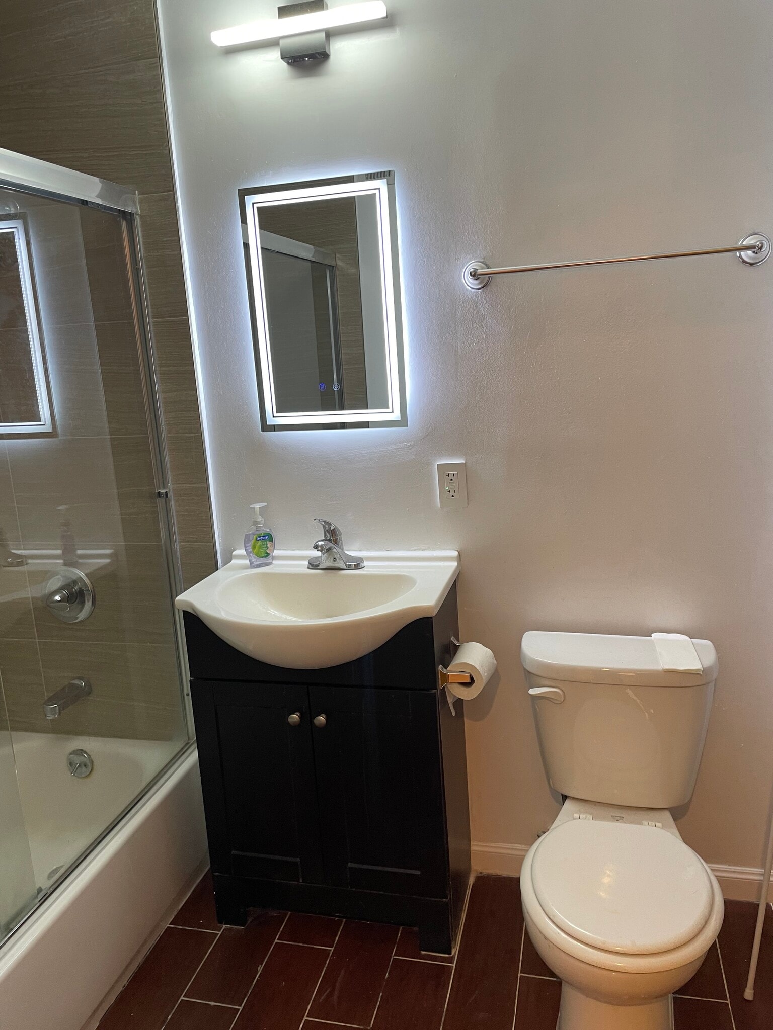 Building Photo - 144 Locksley Ave