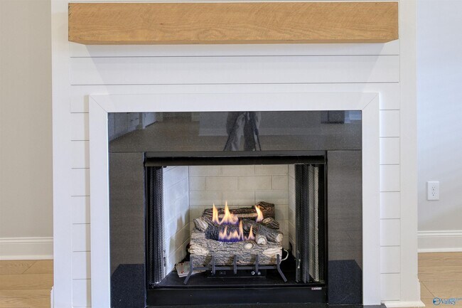 Building Photo - 190 Clift Crk Dr