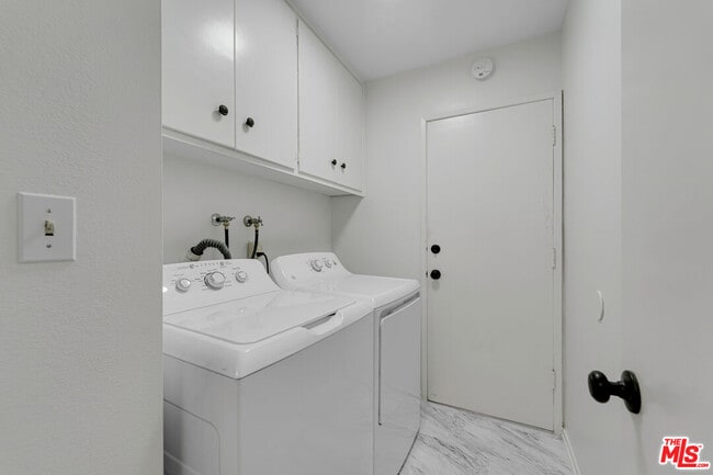 Building Photo - 3107 Hodler Dr