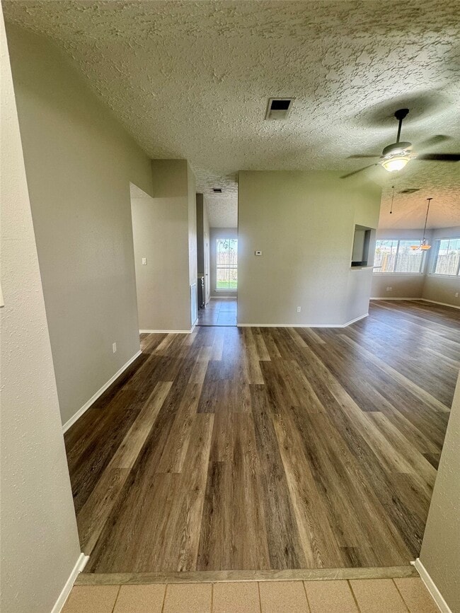 Building Photo - 15702 Roxton Ridge Dr