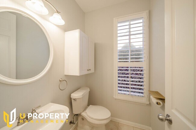 Building Photo - Dont Miss this pretty home in Plano!