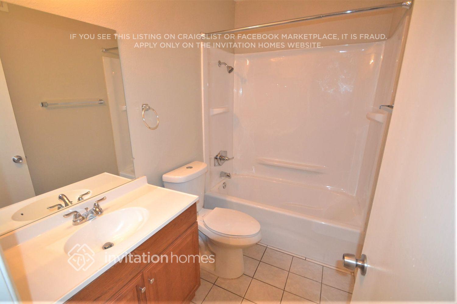 Building Photo - 20827 Calwood St