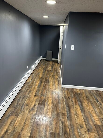 Building Photo - 522 Bayport Ave