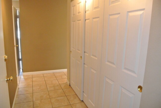 Building Photo - Online for roommate application only