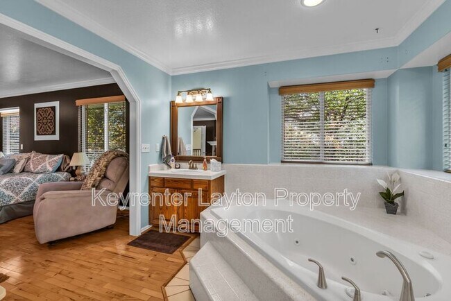 Building Photo - 2335 Summerwood Dr