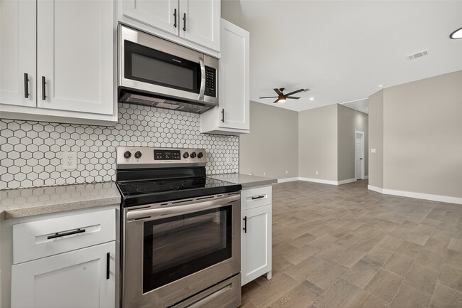 Building Photo - 8005 Sexton St