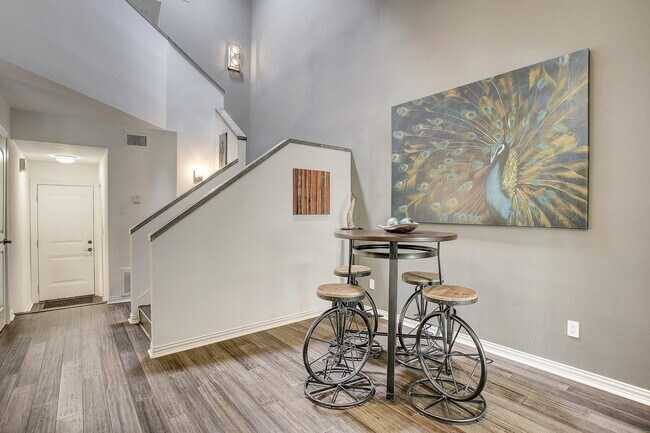 Building Photo - 9400 Doliver Dr