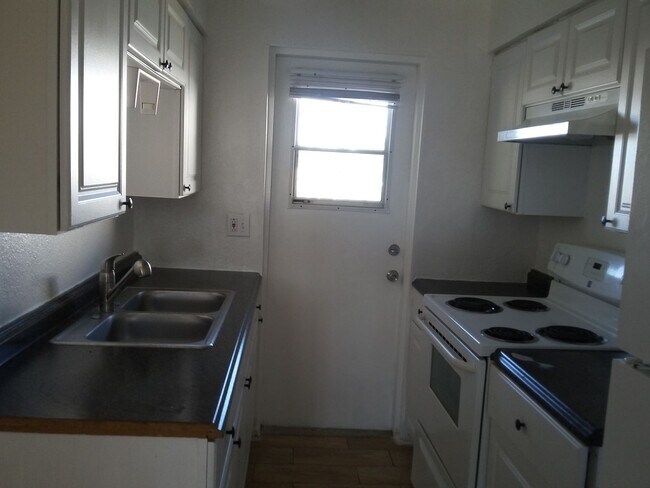 Building Photo - 1710 S Washington Ave