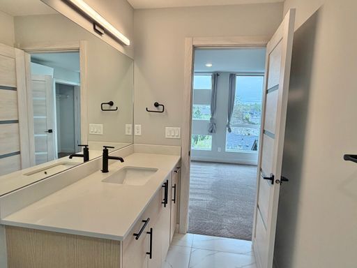 Building Photo - Upscale 3-level Modern Townhome in desired Delridge Neighborhood! Available Now!