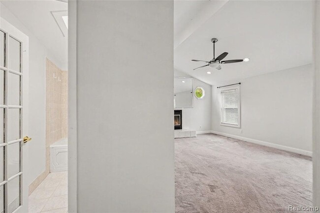 Building Photo - 12800 Daily Dr