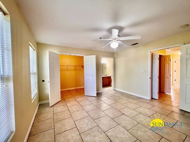 Building Photo - Great 3 Bedroom Townhouse in Fort Walton!
